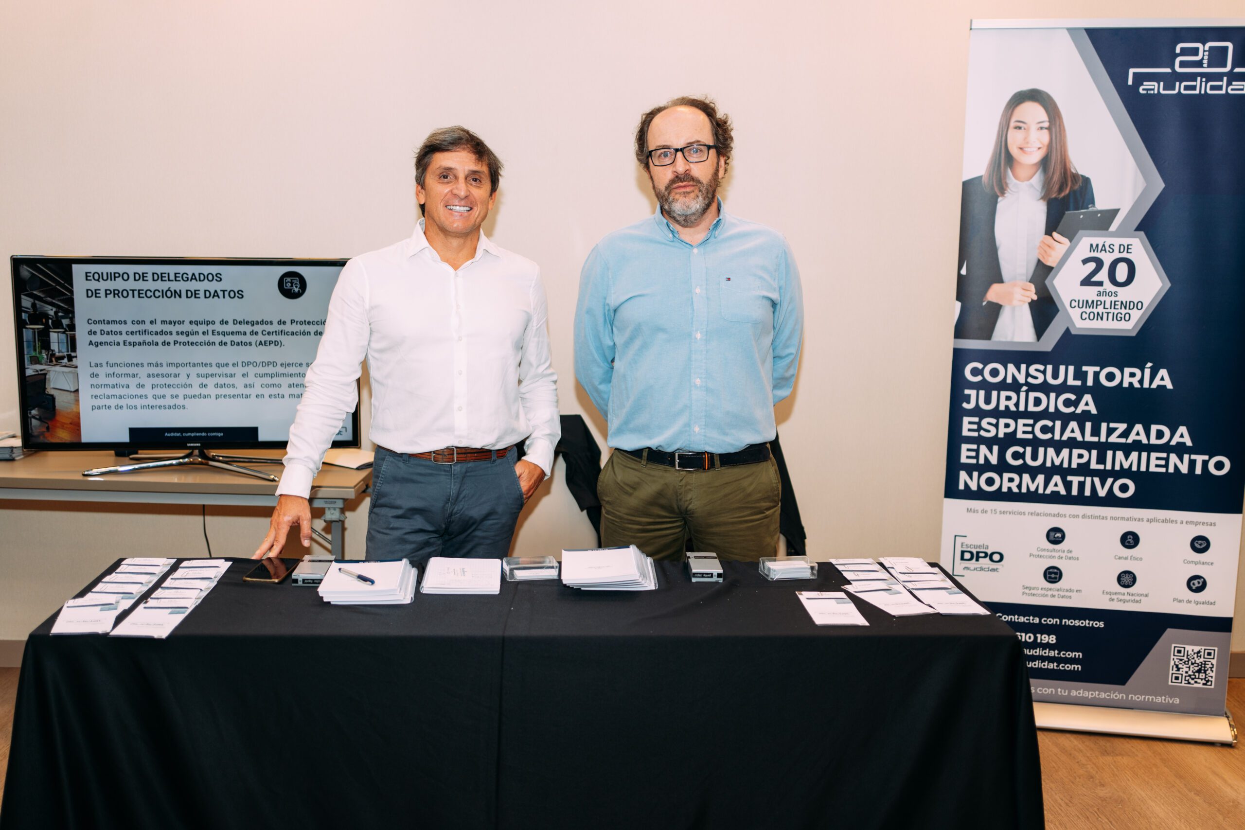 director de audidat madrid, alberto sarmiento, junto a oscar simon, responsable de la cuenta de aotec